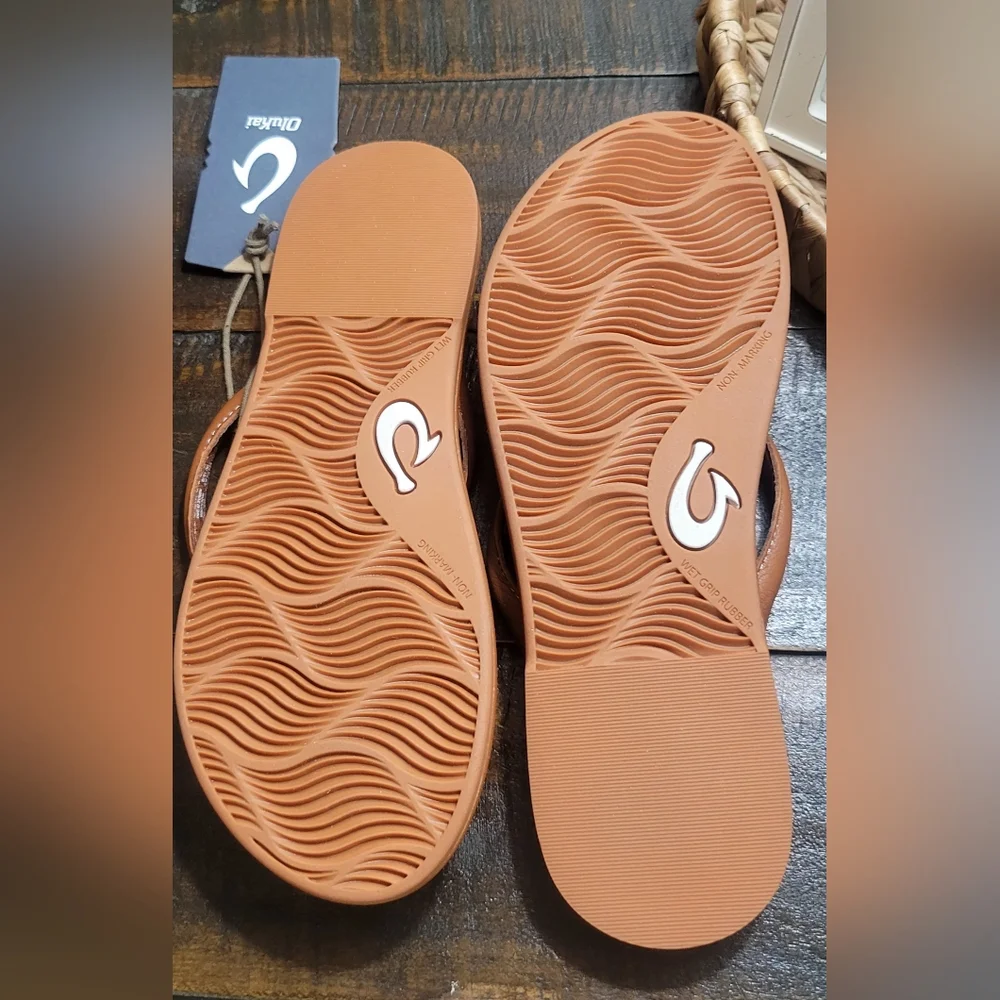 OLUKAI Tiare Fox Leather Flip Flops Size 7 - Picture 12 of 15